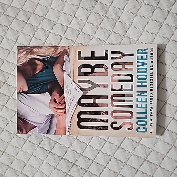 Maybe Someday- Colleen Hoover - Picture 1 of 5